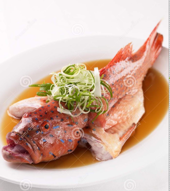Hong Kong steamed grouper with soy sauce